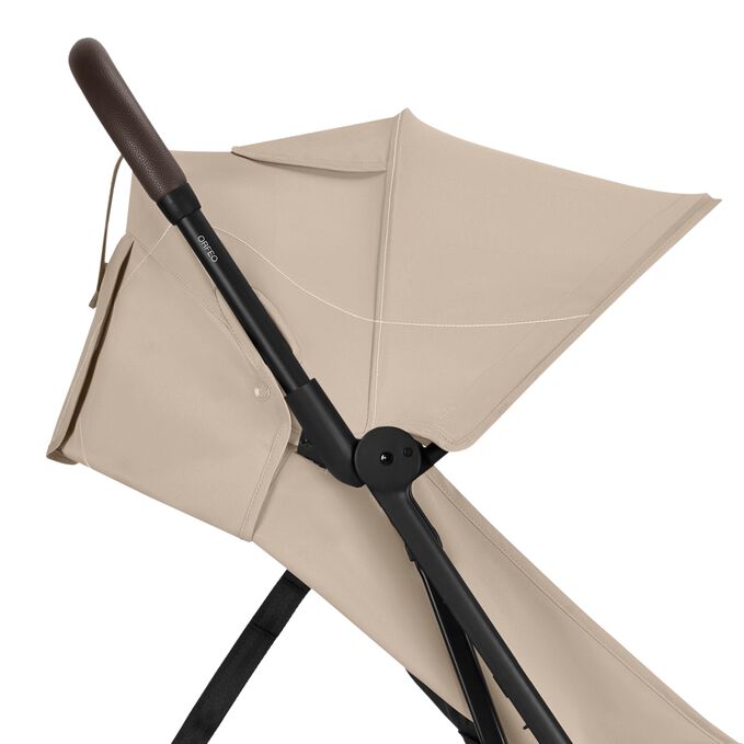 Image du CYBEX Gold Orfeo Buggy, mettant en avant la fonctionnalit&eacute; Pare-soleil XL avec protection solaire USF50+.