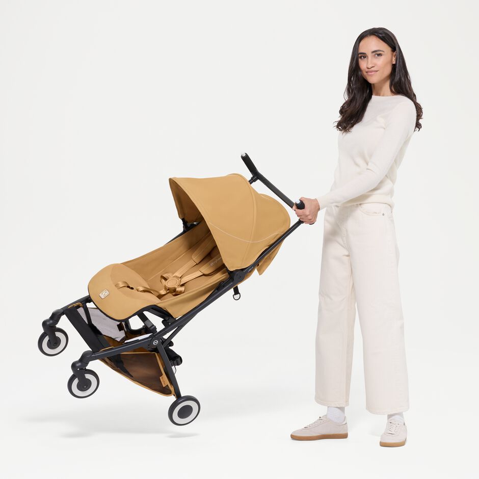 An image of the CYBEX Gold Libelle Stroller, highlighting the Ultra-lightweight feature.