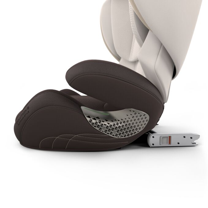 En bild av CYBEX Platinum Solution S Child Car Seat som lyfter fram funktionen Enkel installation och extra stabilitet.