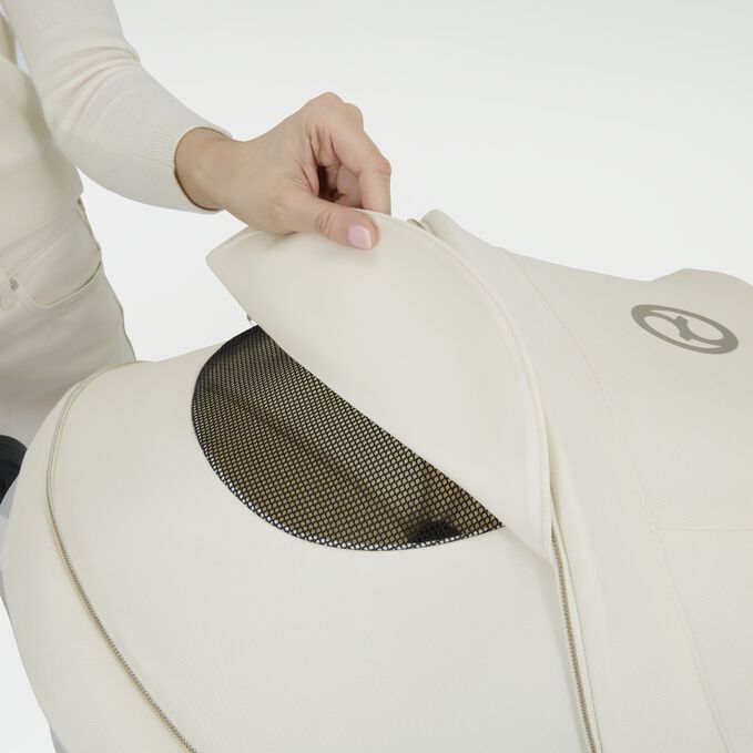 An image of the CYBEX Gold Eos Lux Stroller, highlighting the XXL Sun Canopy with Mesh Insert feature.