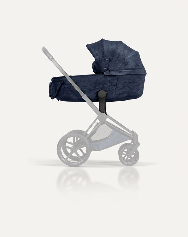 Product shot of a Rebellious Luxury Priam.