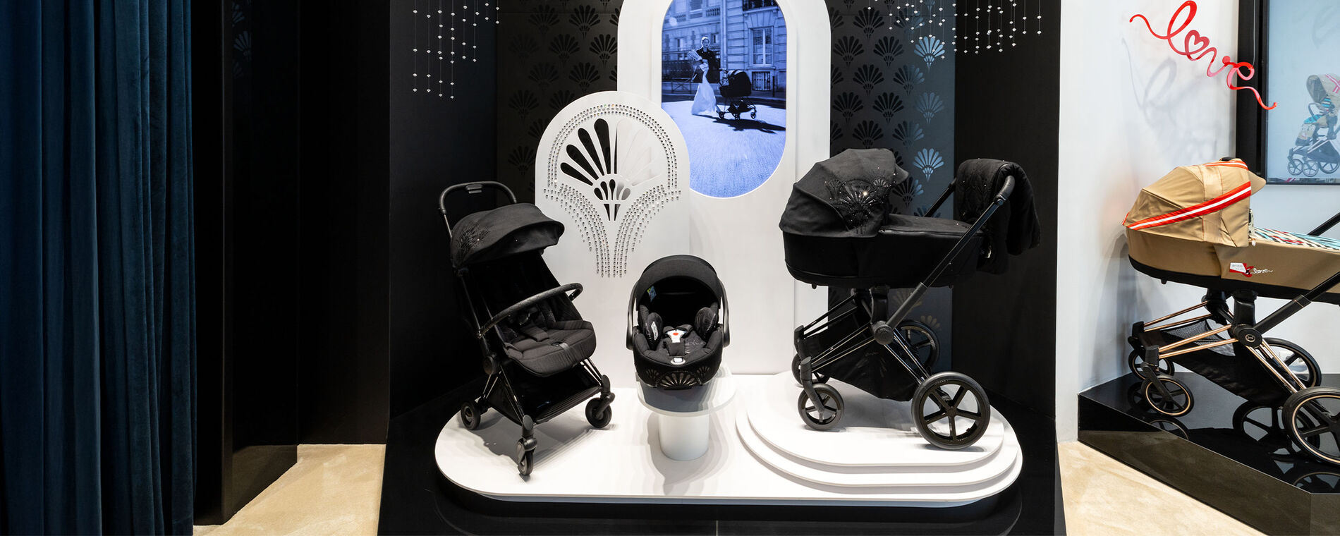 LaParisienne collectie in de flagshipstore van CYBEX in Amsterdam.