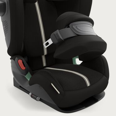 An image of the CYBEX Gold Pallas G2 Toddler Car Seat, highlighting the Easily Secures Your Child in Seconds feature.