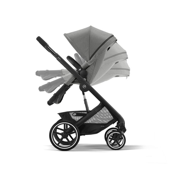 Ein Bild des CYBEX Gold Balios S 2-in-1 Stroller Travel Set, das das Merkmal Einhändig verstellbare Rückenlehne hervorhebt.