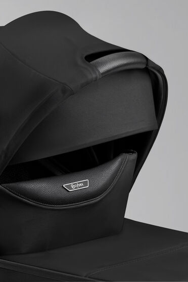 Nahaufnahme der Sonnenblende der Fold Lux Carry Cot.