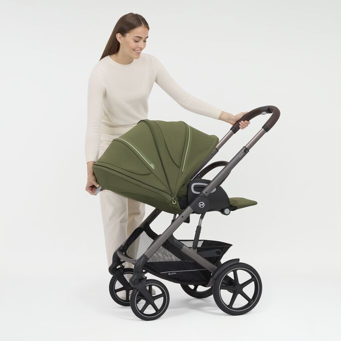An image of the CYBEX Gold Talos S Lux 2025 Stroller, highlighting the Ergonomic Lie-flat feature.