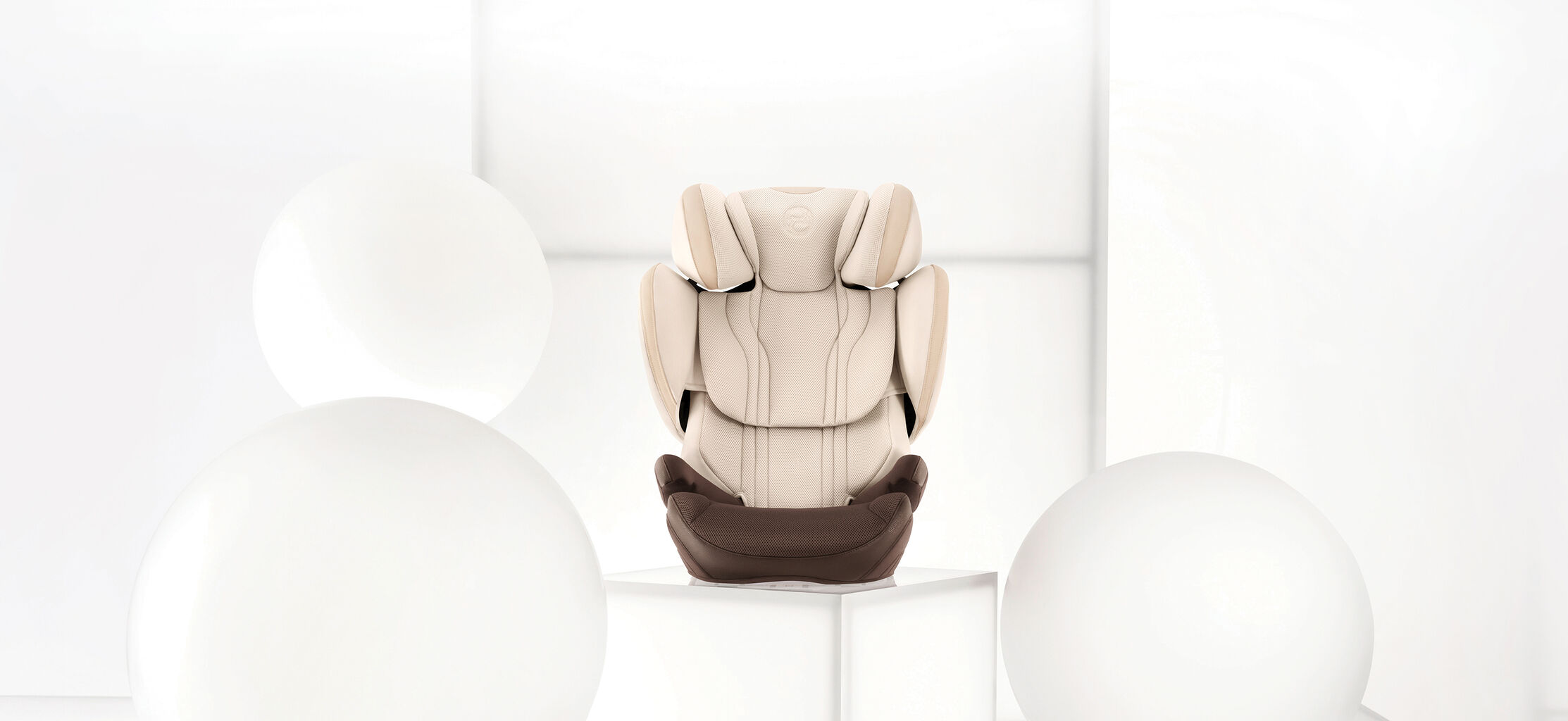 Product image of a Solution S car seat.