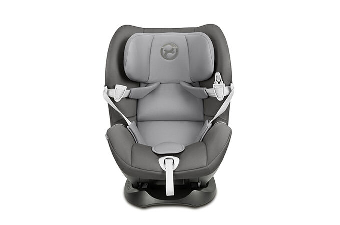 An image of the CYBEX Gold Sirona M with SensorSafe Toddler Car Seat, highlighting the Magnetic Buckle Holders feature.