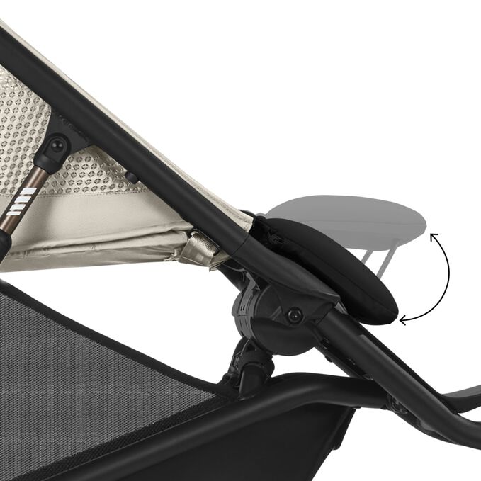 An image of the CYBEX Gold Avi Spin Stroller, highlighting the Adjustable Leg Rest feature.