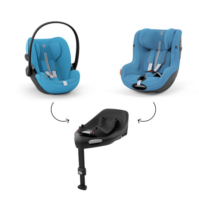 An image of the CYBEX Gold Cloud G i-Size Infant Car Seat, highlighting the One base – two seats: Designed to cover their first 4 years feature.