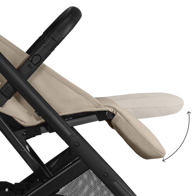 An image of the CYBEX Gold Beezy Buggy, highlighting the Adjustable Legrest feature.