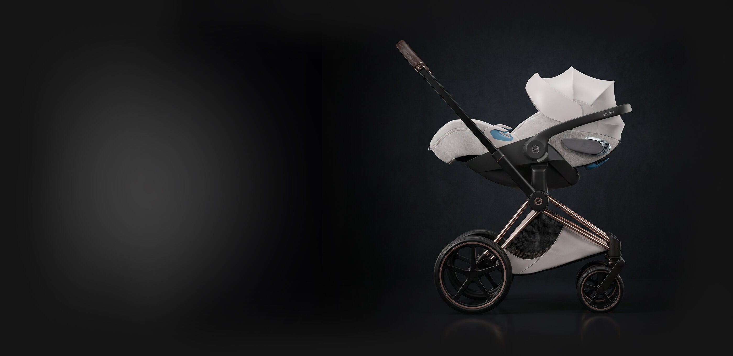 CYBEX Cloud T Infant car seat ׀ Ergonomic Comfort