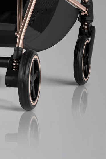 Close-up of the Mios' wheels.