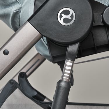 An image of the CYBEX Gold Balios S Lux 2023 Stroller, highlighting the Advanced Suspension feature.