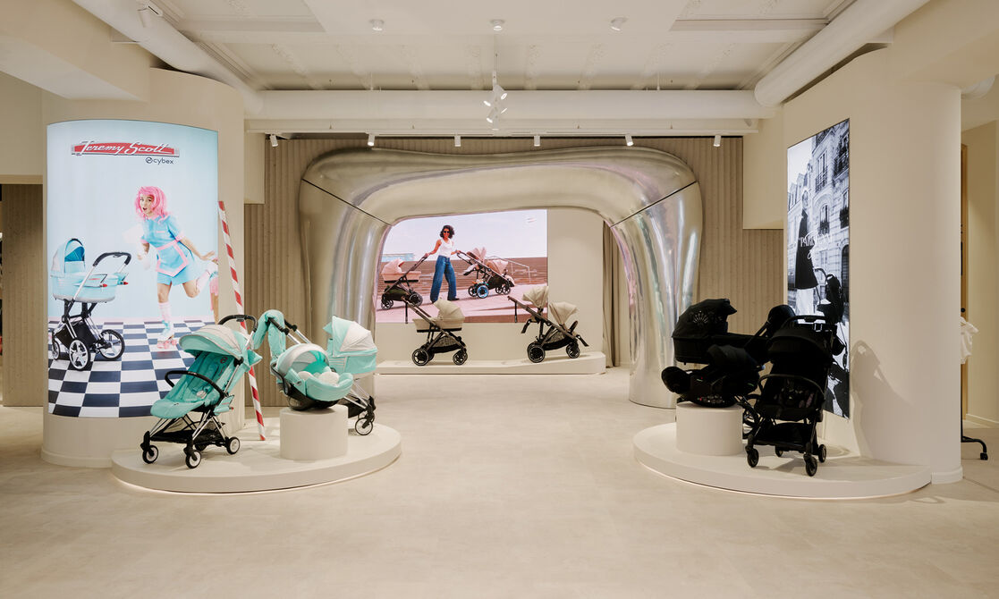 On the left, Jeremy Scott car collection, on the right, LaParisienne collection.