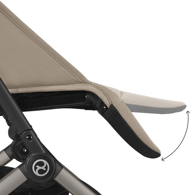 An image of the CYBEX Gold Orfeo Buggy, highlighting the Adjustable Leg rest feature.