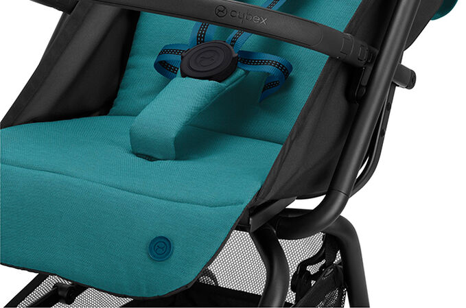 An image of the CYBEX Gold Eezy S+2 Buggy, highlighting the Integrated bumper bar feature.