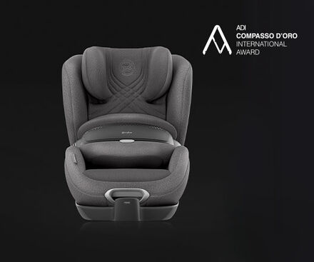 Anoris T2 i-Size Plus child car seat with airbag, front view against a dark background