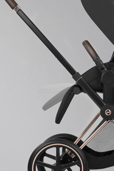 Product image showcasing the adjustable leg rest and its positions.