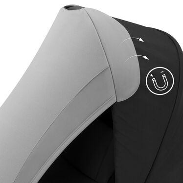 An image of the CYBEX Platinum Sun Sail Accessories for Strollers, highlighting the Easy attachment feature.