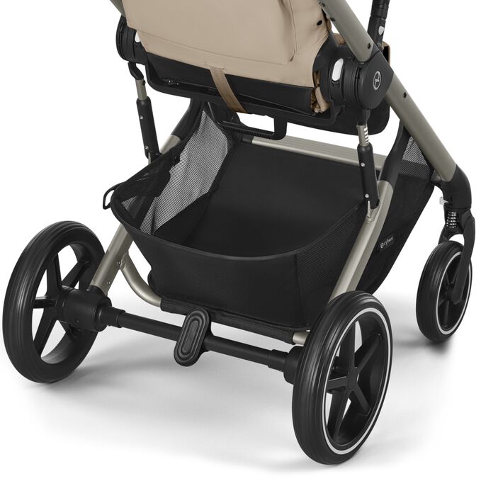An image of the CYBEX Gold Balios S Lux Stroller, highlighting the Spacious Shopping Basket feature.