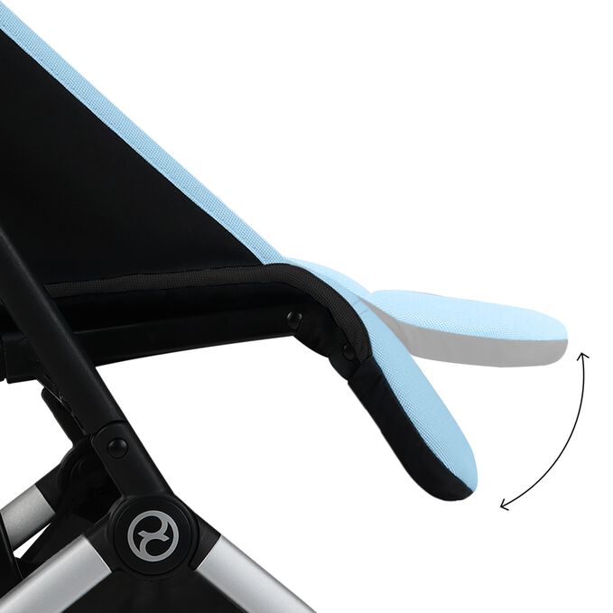 An image of the CYBEX Gold Orfeo 2023 Buggy, highlighting the Adjustable Leg rest feature.