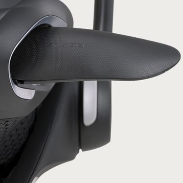 An image of the CYBEX Gold Cloud G Infant Car Seat, highlighting the Linear Side-Impact Protection (L.S.P.) feature.