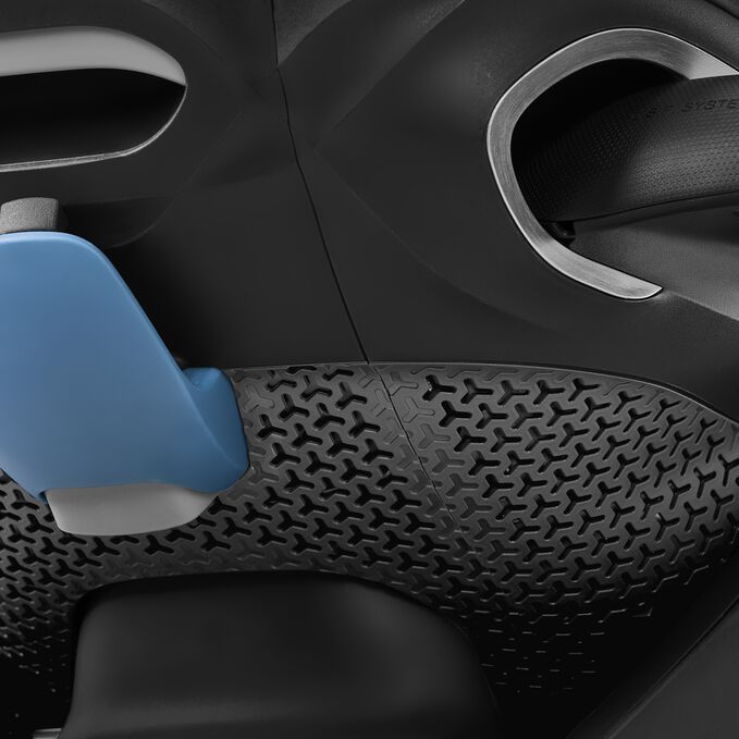 An image of the CYBEX Gold Cloud G Pro with Load Leg Base Infant Car Seat, highlighting the In-Shell Air Ventilation feature.