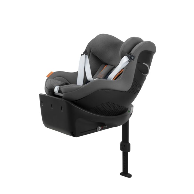 An image of the CYBEX Gold Sirona Gi i-Size Toddler Car Seat, highlighting the Easy onboarding feature.