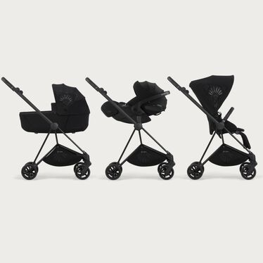 Afbeelding van de CYBEX Platinum Mios - La Parisienne Stroller, met de nadruk op de functie Gereed voor het reissysteem.