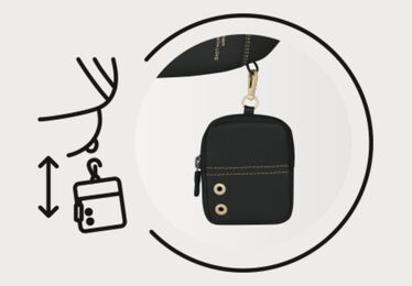 An image of the CYBEX Gold Laya Baby Carrier, highlighting the Detachable Coin Purse feature.