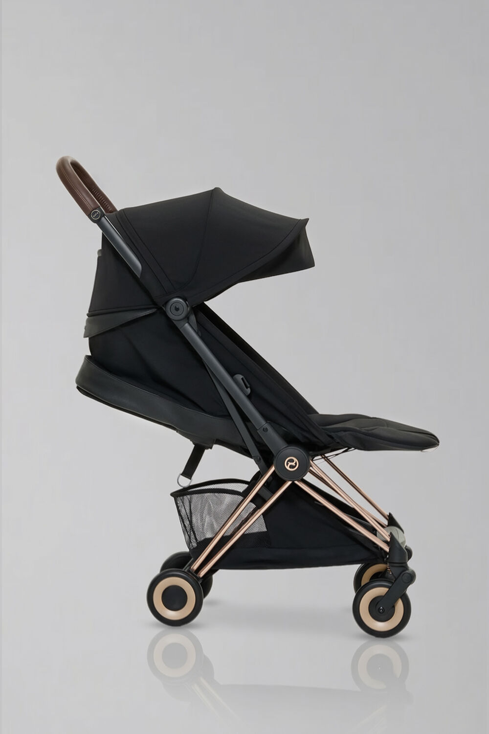 CYBEX Coya stroller near-flat recline feature.