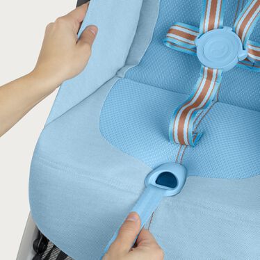 An image of the CYBEX Gold Orfeo Buggy, highlighting the One-pull Harness feature.