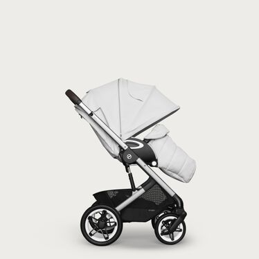 An image of the CYBEX Gold Talos S Lux Stroller, highlighting the XXL Sun Canopy & Wind Stopper feature.