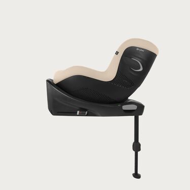 An image of the CYBEX Gold Sirona Gi i-Size Toddler Car Seat, highlighting the Up to 50% higher safety levels* feature.