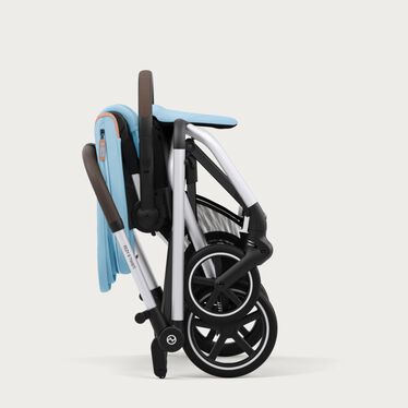 An image of the CYBEX Gold Eezy S Twist+2 2023 Buggy, highlighting the Compact One-hand Fold feature.