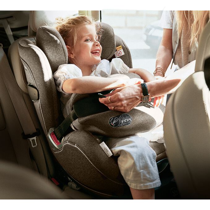 An image of the CYBEX Platinum Anoris T i-Size Toddler Car Seat, highlighting the From >15 months up to approx. 6 years feature.