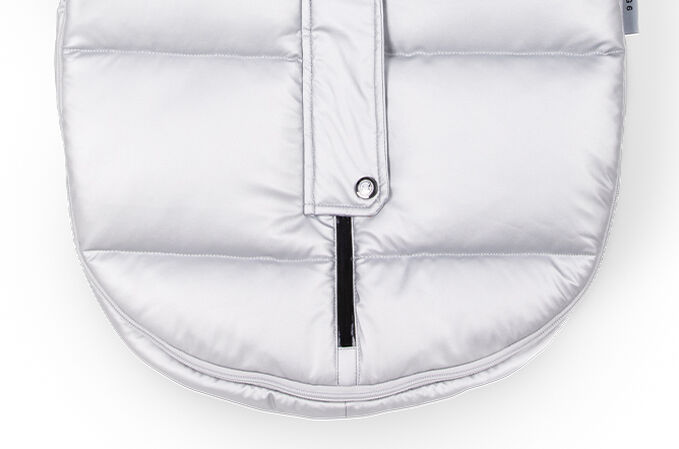 An image of the CYBEX Platinum Platinum Winter Footmuff Mini Accessories for Strollers, highlighting the Reflective Piping feature.