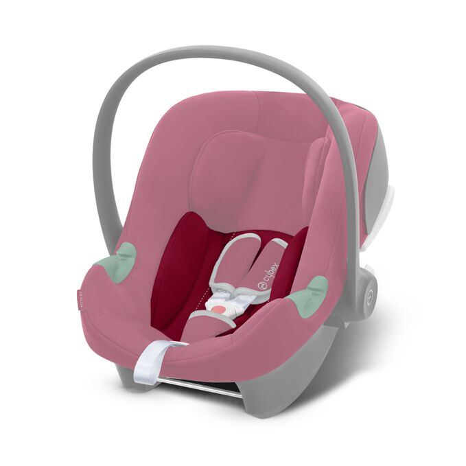 Ein Bild des CYBEX Silver Aton B2 i-Size Infant Car Seat, das das Merkmal Schützt Ihr Baby von der ersten Fahrt an hervorhebt.