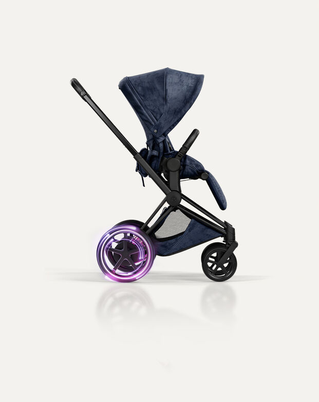 Product shot of a Rebellious Luxury e-Priam.