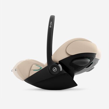 Imagen del CYBEX Gold Cloud G3 Infant Car Seat que destaca la característica Seguro y ergonómico hasta los 24 meses aproximadamente.