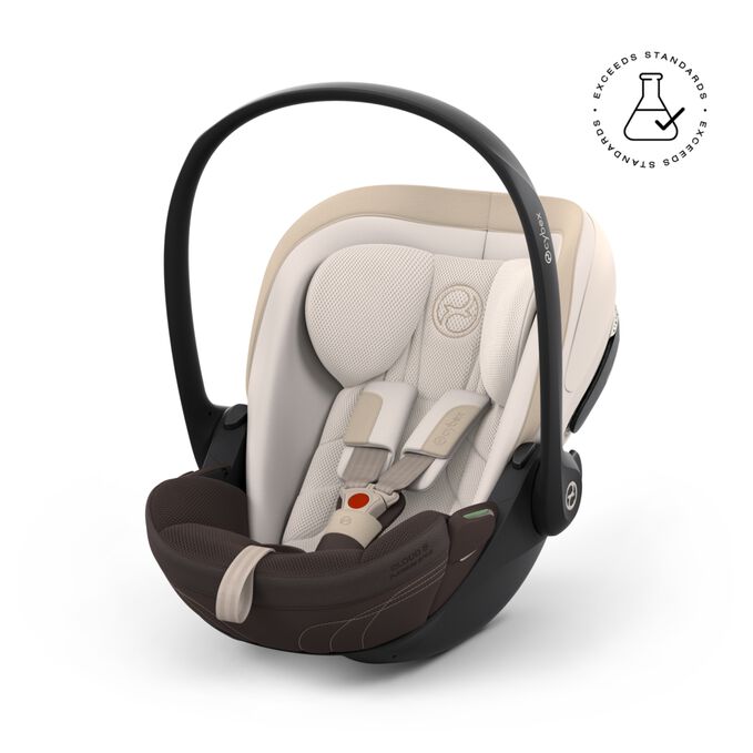 En bild av CYBEX Platinum Cloud S Infant Car Seat som lyfter fram funktionen Skonsam mot huden, s&auml;ker genom medvetna val.