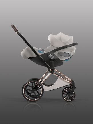 Product image of a Cloud T infant car seat with a Priam frame.