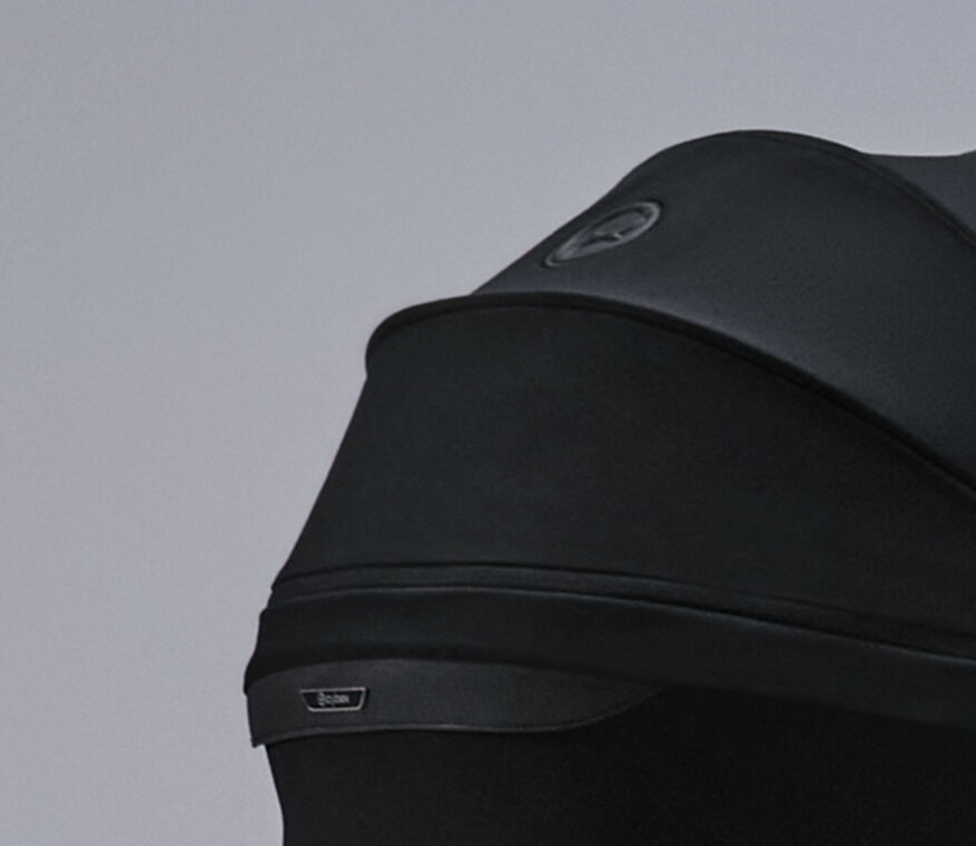 Close up of the Co&yuml;a Style Cot.