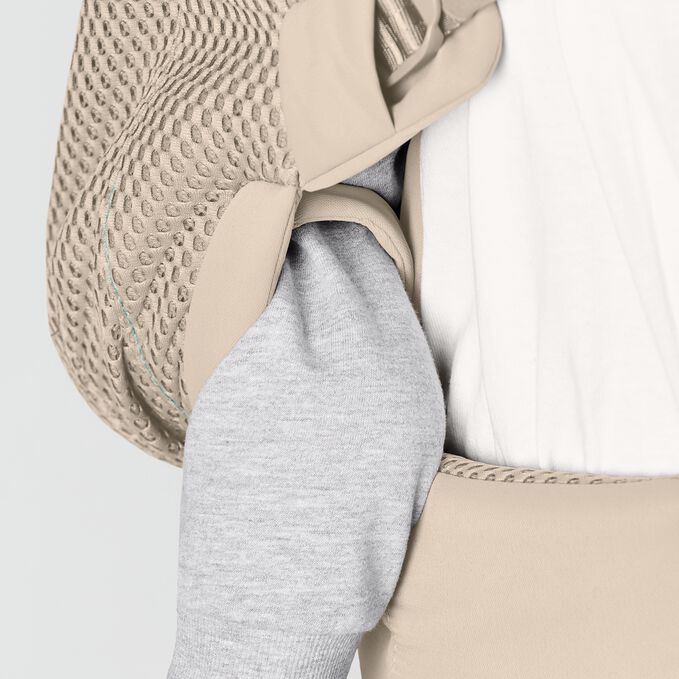 An image of the CYBEX Gold Amya Baby Carrier, highlighting the Leg Loops feature.