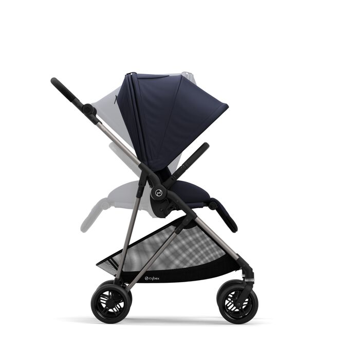 Ein Bild des CYBEX Gold Melio 1 Stroller, das das Merkmal Wendbare Sitzeinheit hervorhebt.
