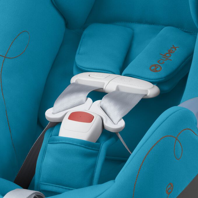 An image of the CYBEX Gold Aton G Swivel with Base Infant Car Seat, highlighting the Easy-in Buckle Convenience feature.