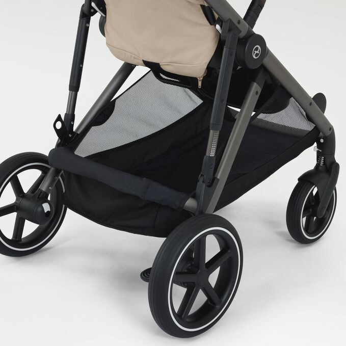Image du CYBEX Gold Gazelle S Sibling Stroller, mettant en avant la fonctionnalité Grand panier de poussette.