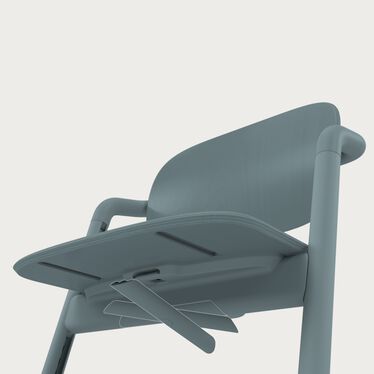 An image of the CYBEX Gold Lemo 3-in-1 Highchair, highlighting the Effortless Adjustment feature.