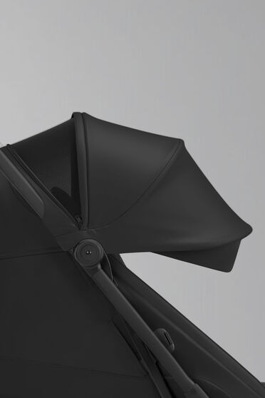 Image produit d&rsquo;un Canopy pare-soleil abaiss&eacute; d&rsquo;une assise Coya.